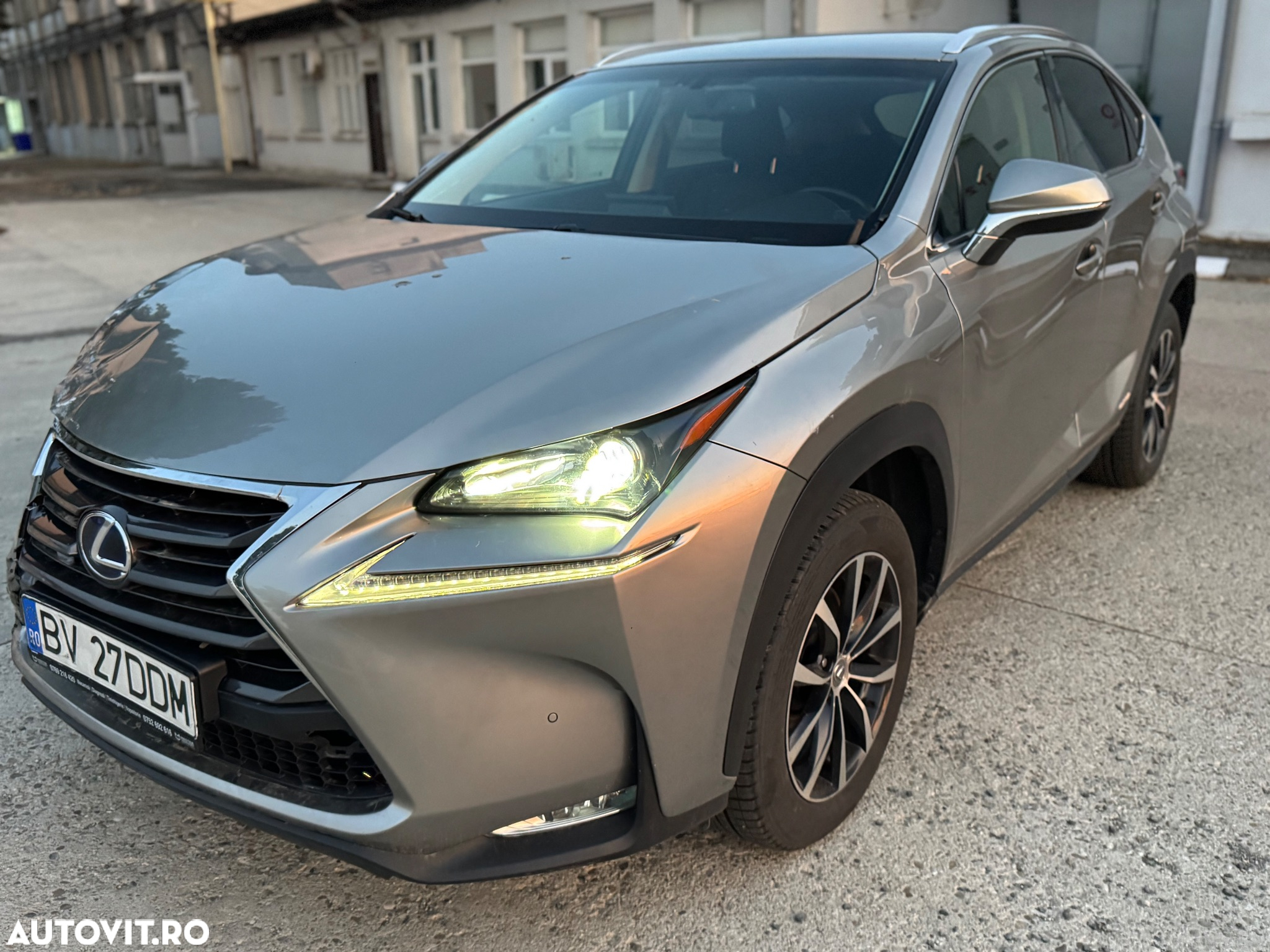 Lexus Seria NX 300h AWD Business - 22