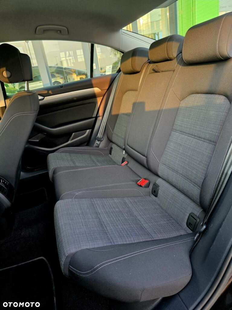 Volkswagen Passat 2.0 TDI EVO Business - 16