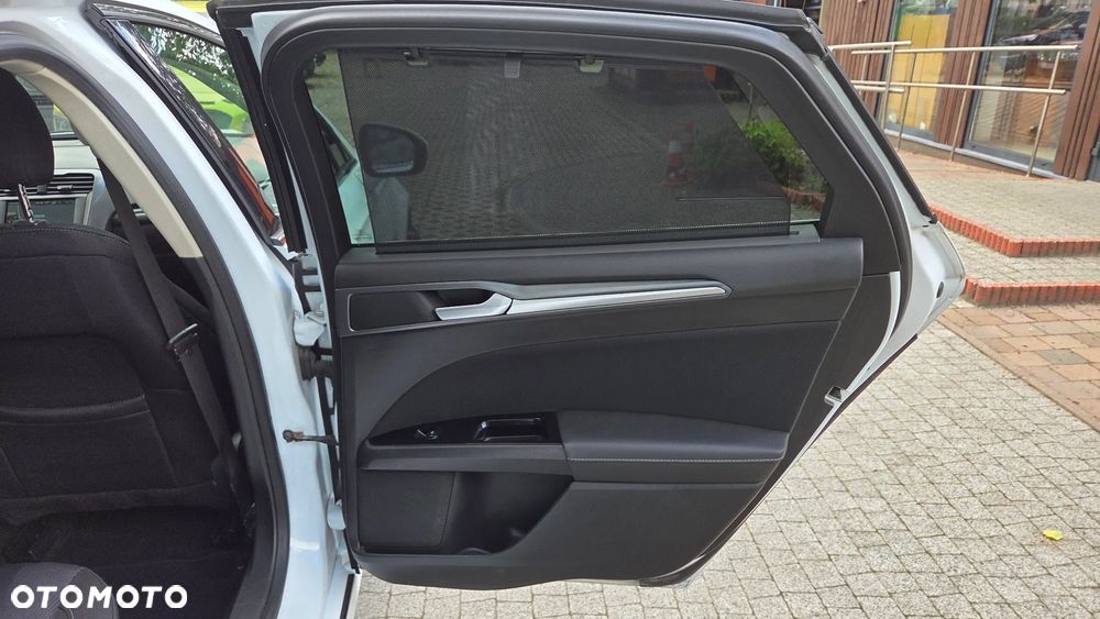 Ford Mondeo 2.0 TDCi STart-Stopp Titanium - 32