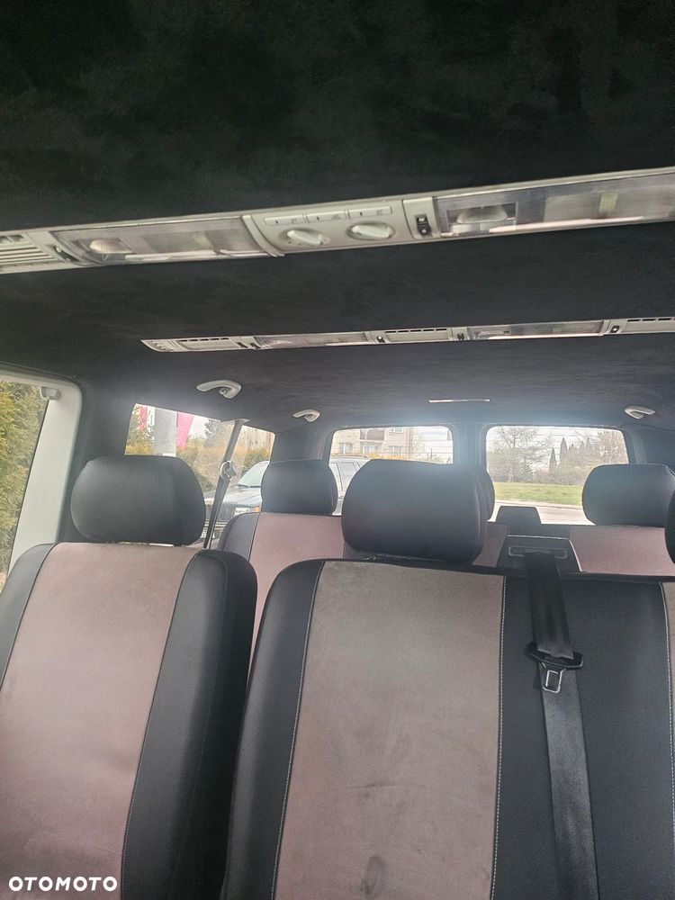 Volkswagen Caravelle - 3
