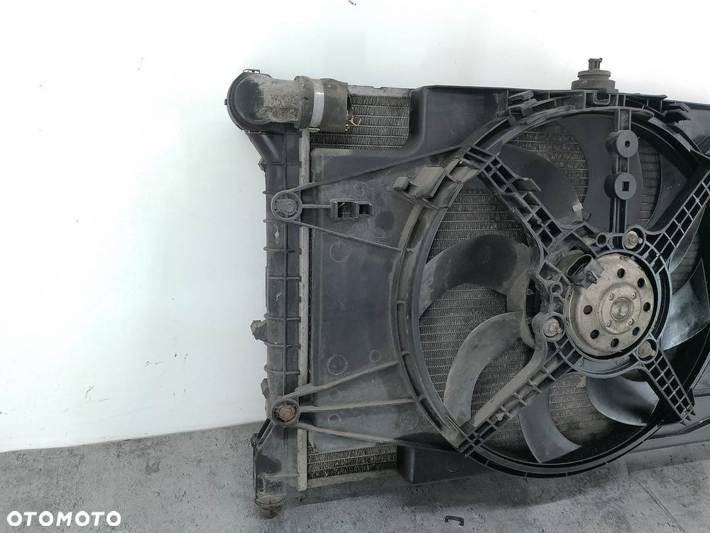 CHŁODNICA WODY Z WENTYLATOREM ALFA ROMEO GT II 836000100 1.9 JTD - 3