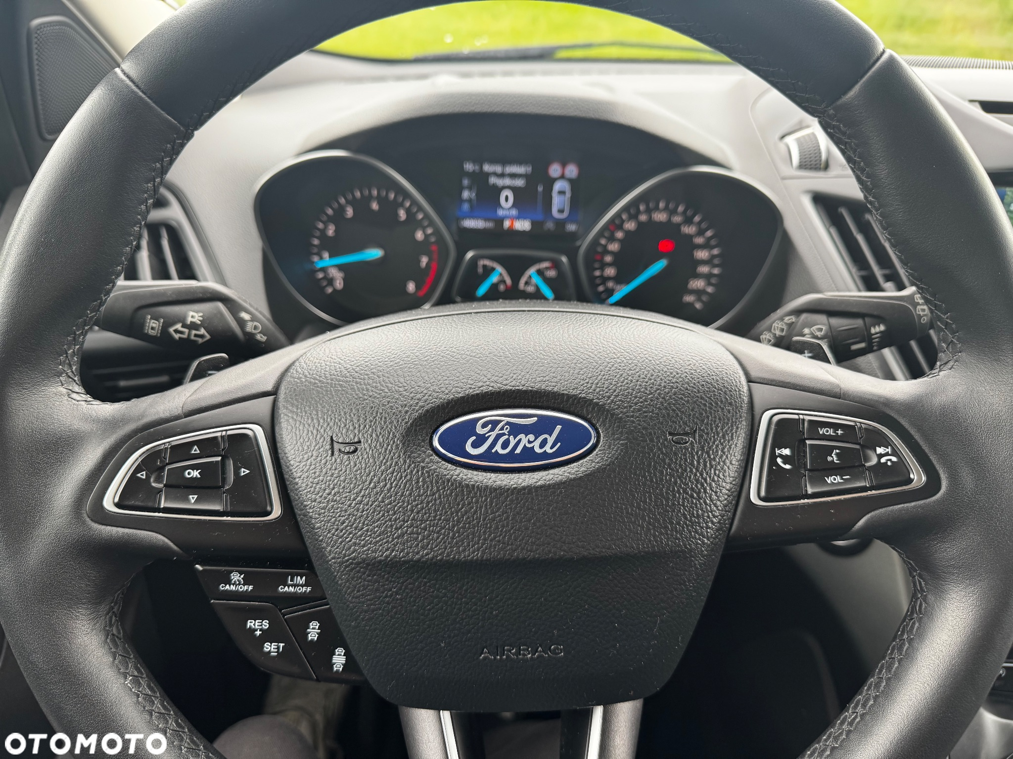 Ford Kuga - 23