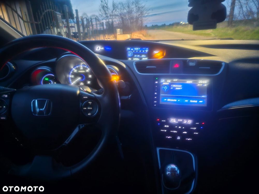 Honda Civic 1.6 i-DTEC Executive Black Edition - 6