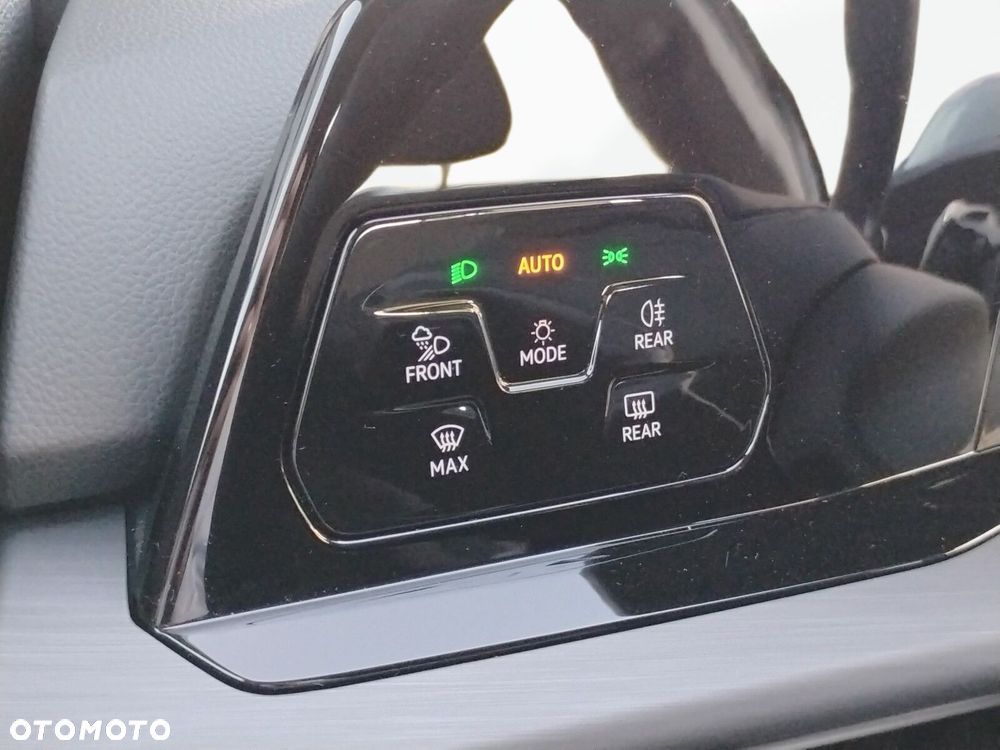Volkswagen Golf 1.5 eTSI Style DSG - 34