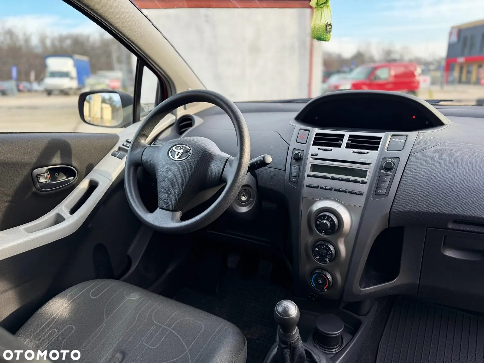 Toyota Yaris - 5