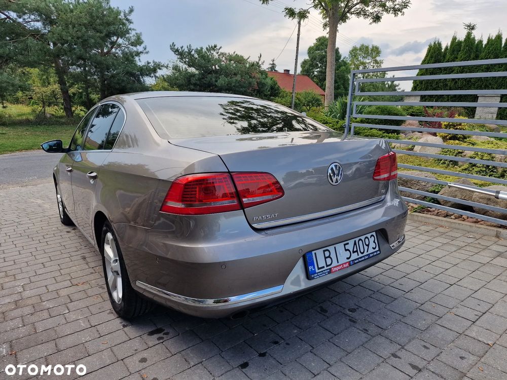 Volkswagen Passat - 6