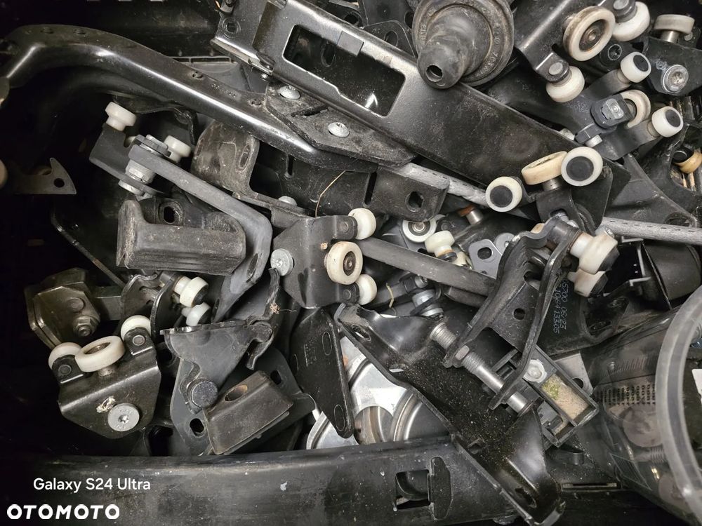 Sprinter W907 W910 Rolki Prowadnice itp - 1