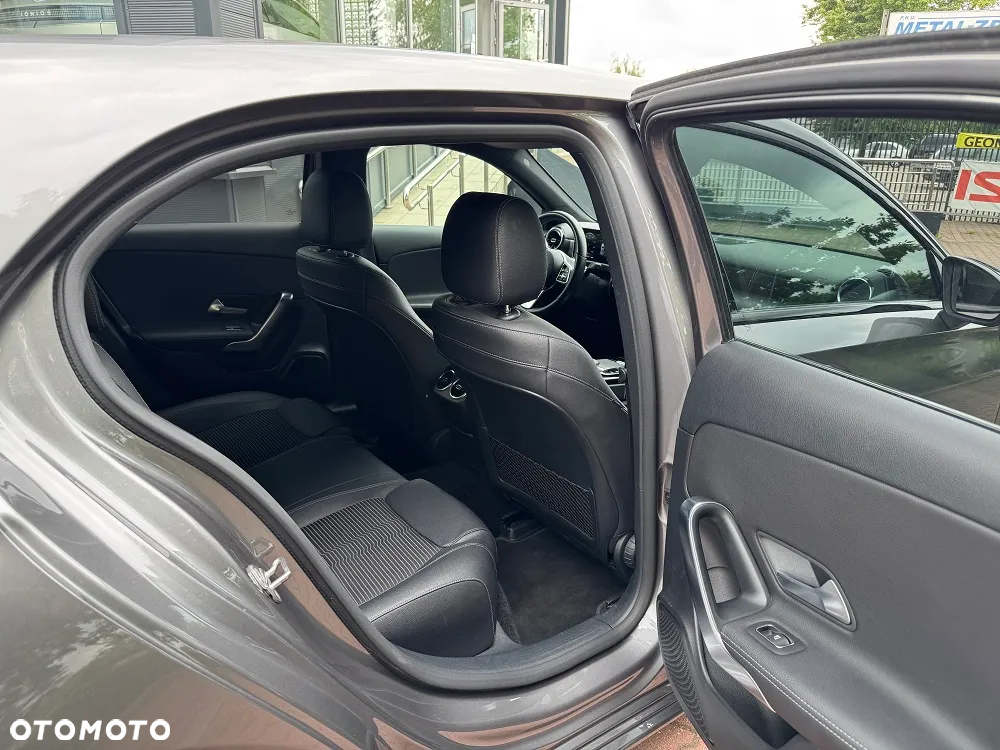 Mercedes-Benz Klasa A 250 7G-DCT - 18