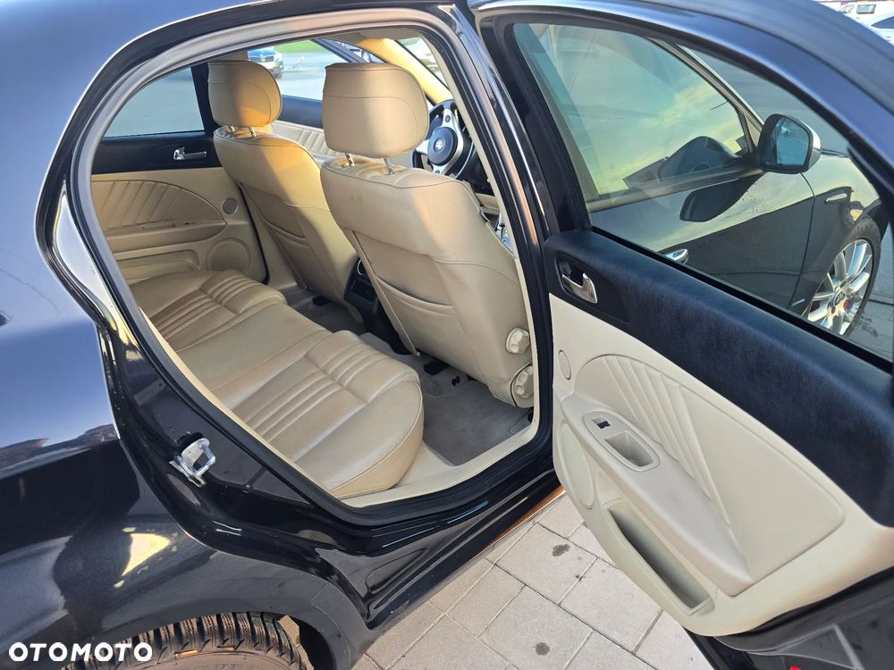 Alfa Romeo 159 2.4 JTDM 20V DPF Q-Tronic Distinctive - 10