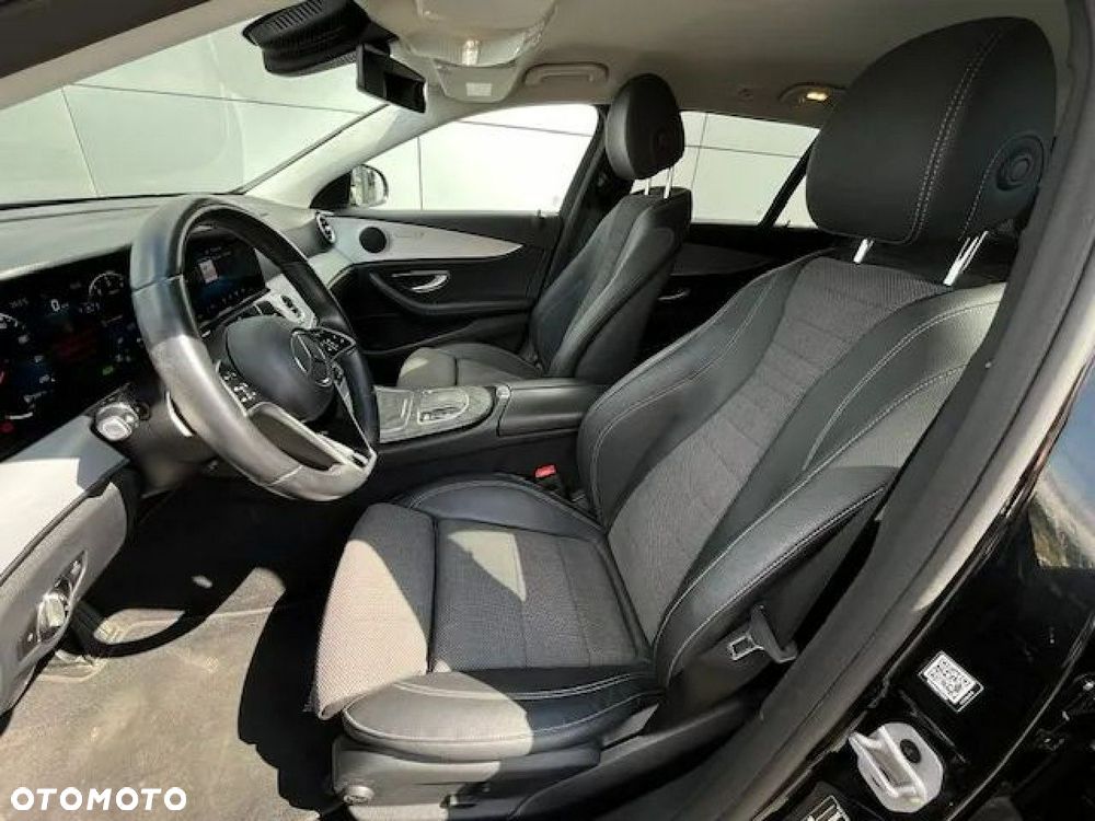 Mercedes-Benz Klasa E - 16