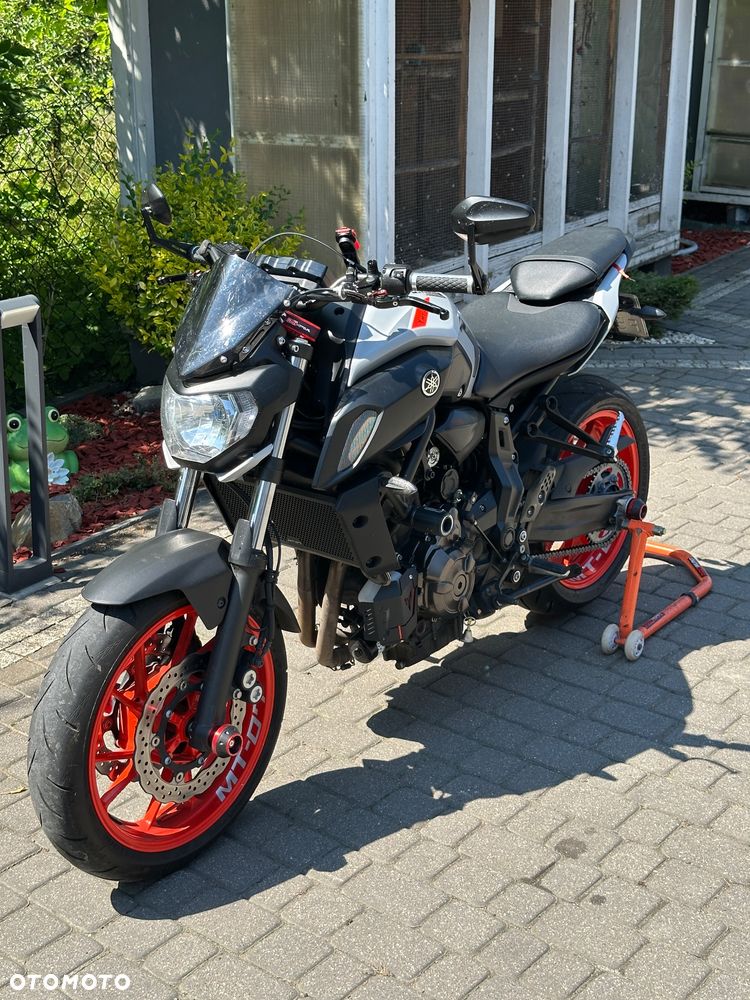 Yamaha MT - 17