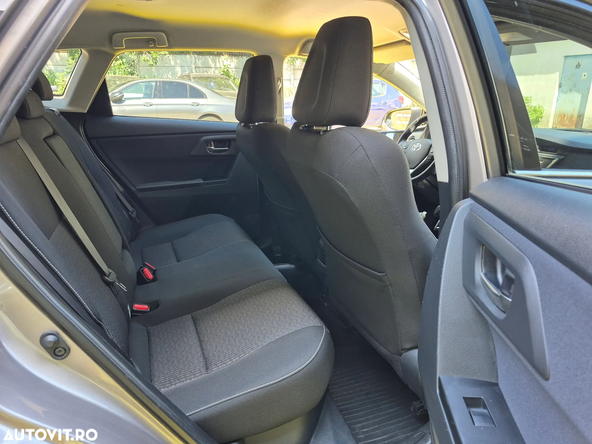 Toyota Auris 1.8 L VVT-i TS Hybrid Luna - 12
