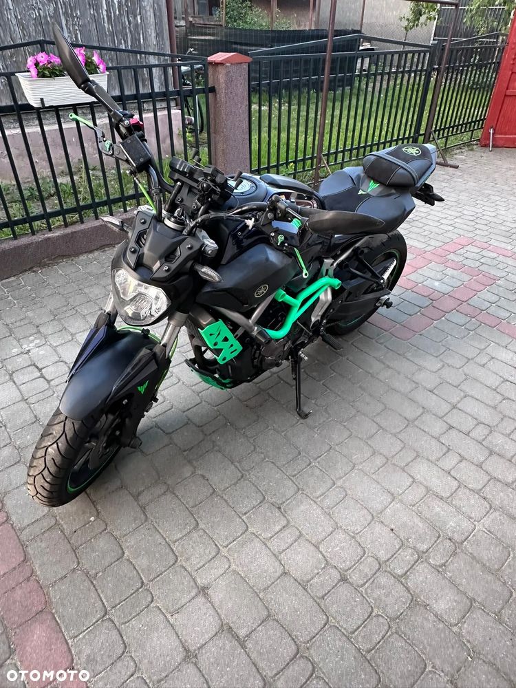 Yamaha MT - 12