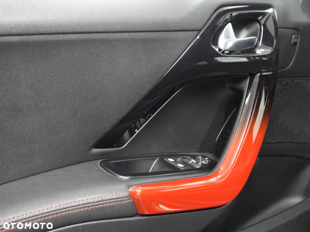 Peugeot 208 GTI 200 THP - 19