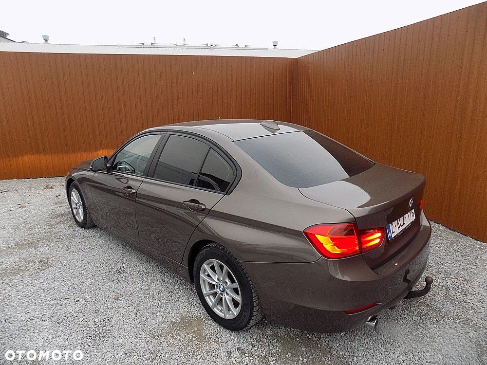 BMW Seria 3 316d Sport Line - 3