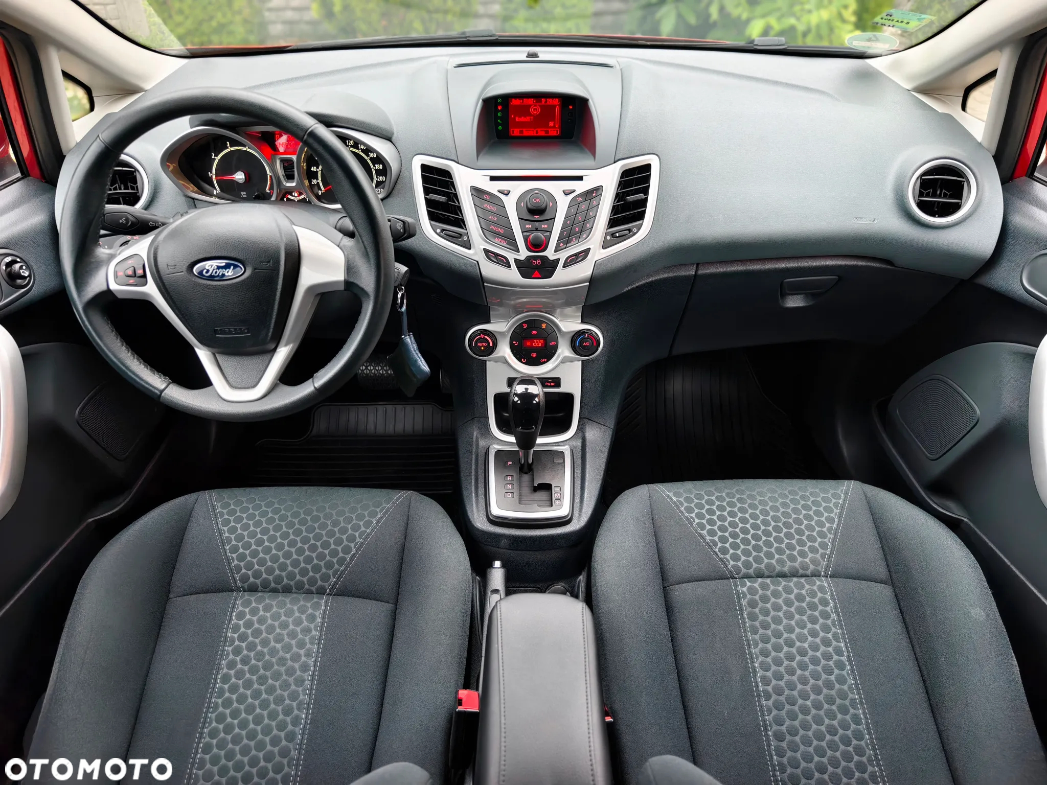 Ford Fiesta 1.4 Autom Titanium - 8
