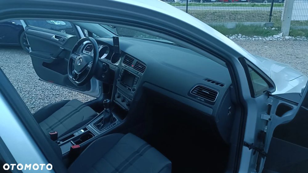 Volkswagen Golf - 11