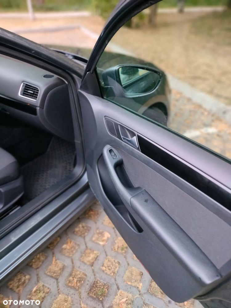 Volkswagen Jetta 1.6 TDI Comfortline - 7