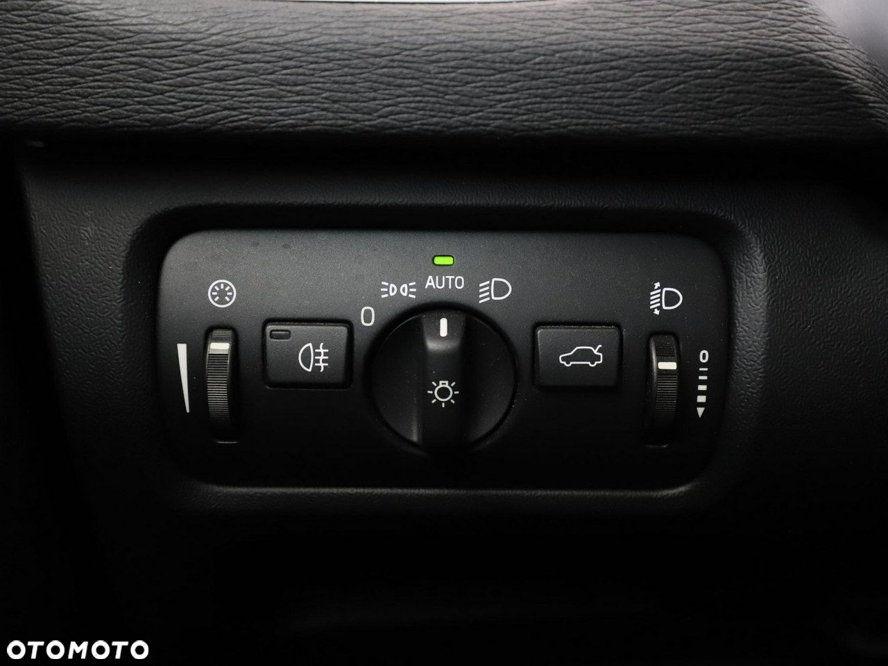 Volvo V40 D2 Summum - 29