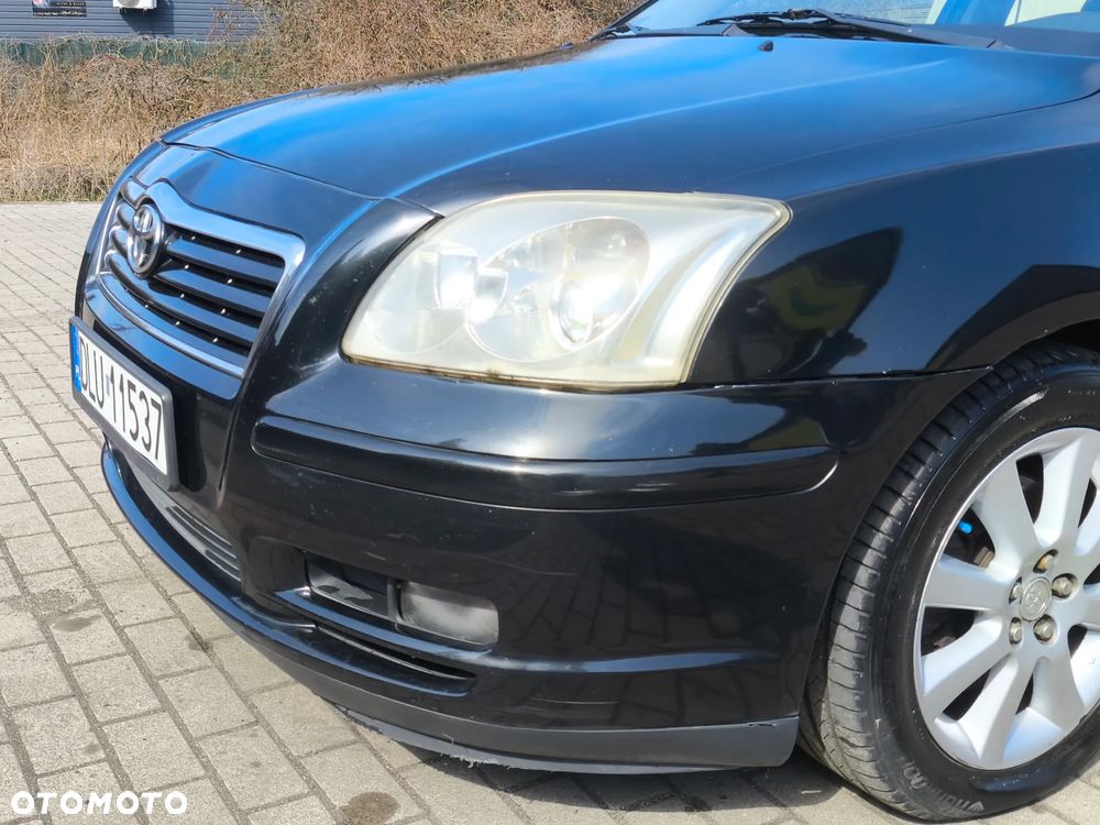 Toyota Avensis - 12