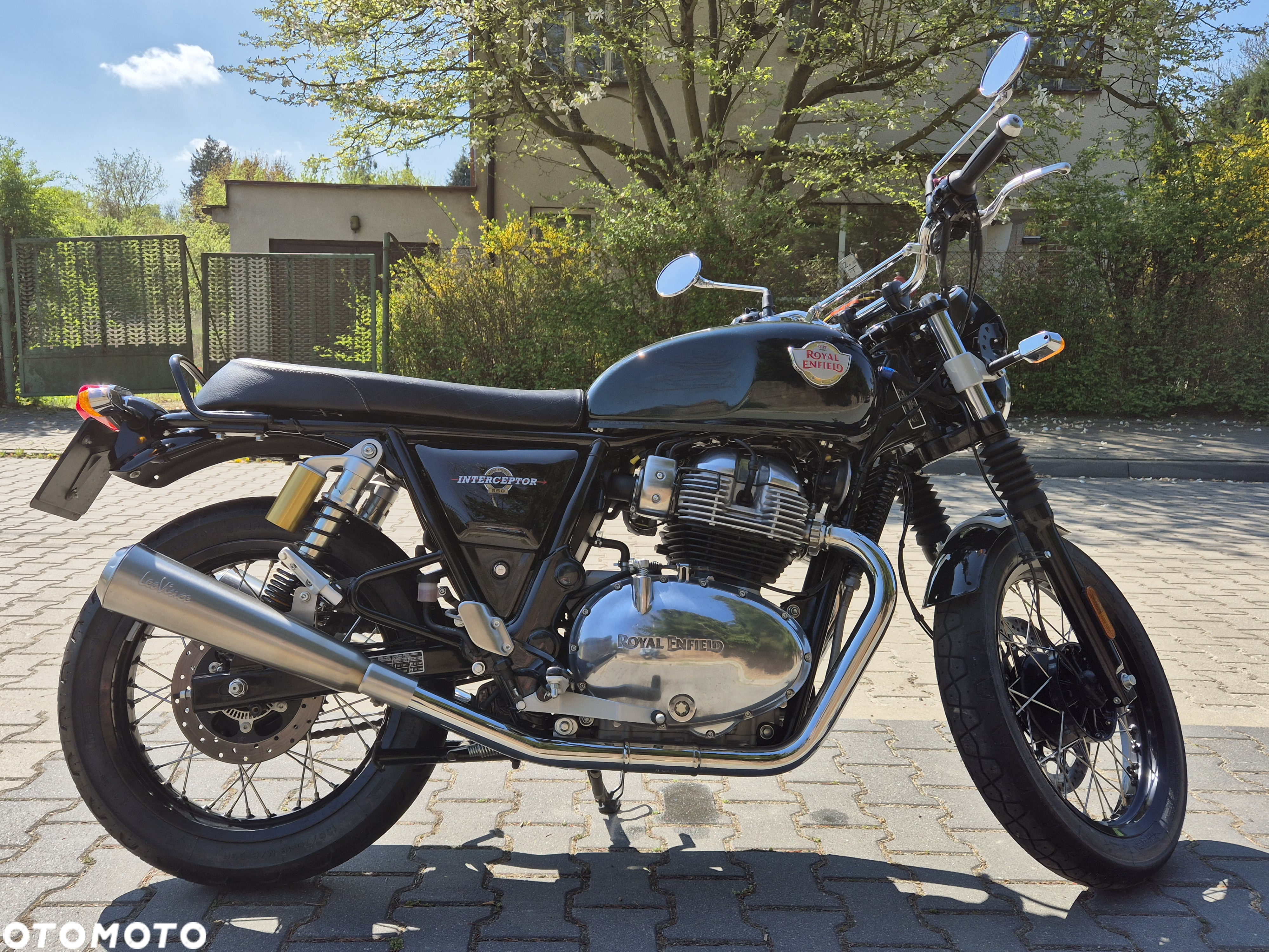 Royal Enfield Interceptor - 3