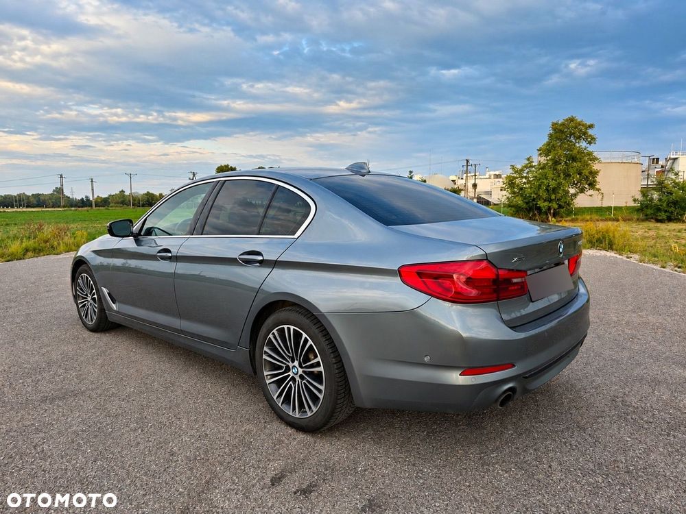 BMW Seria 5 530i GPF xDrive Sport Line sport - 19