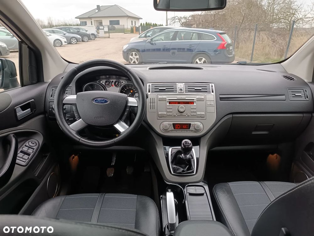 Ford Kuga 2.0 TDCi 4x4 Titanium - 34