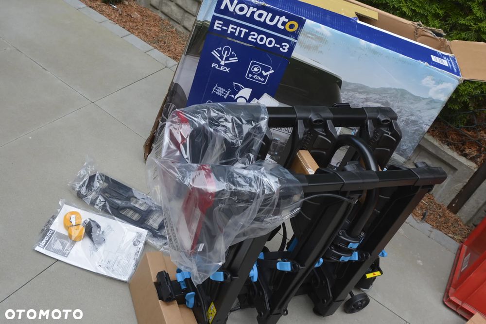 Norauto na 3 rowery na hak odchylany na klucz na elektryki - 2