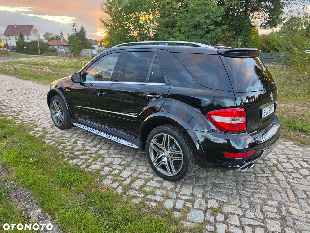 Mercedes-Benz ML 63 AMG 4Matic 7G-TRONIC - 22