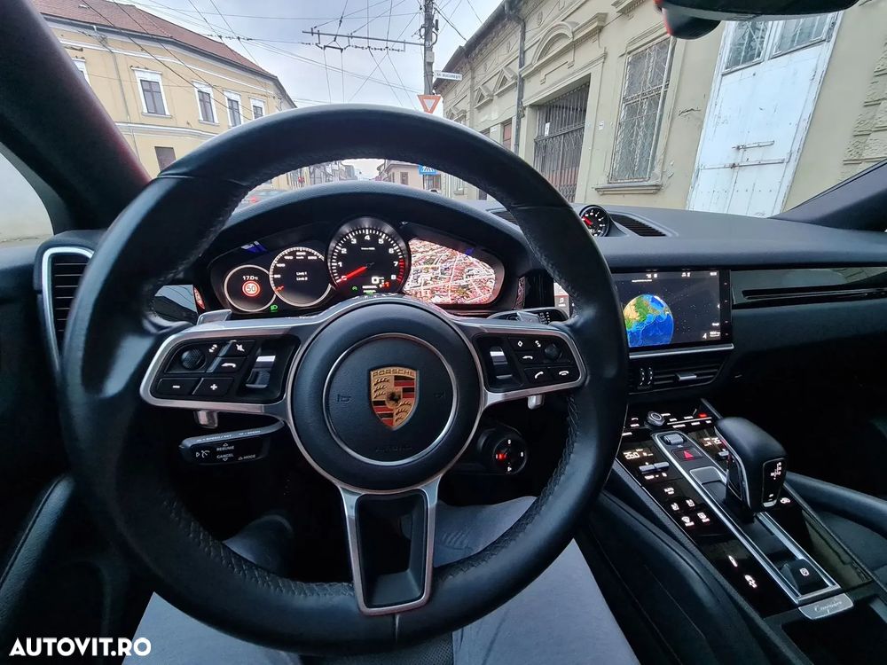 Porsche Cayenne Coupe - 32