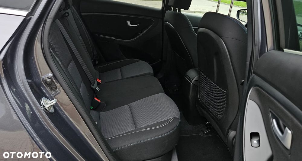 Hyundai i30 blue Kombi 1.4 YES Gold - 7