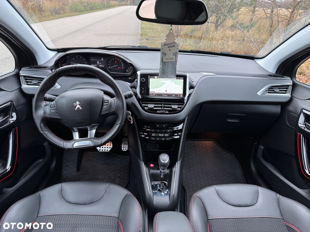 Peugeot 208 - 17