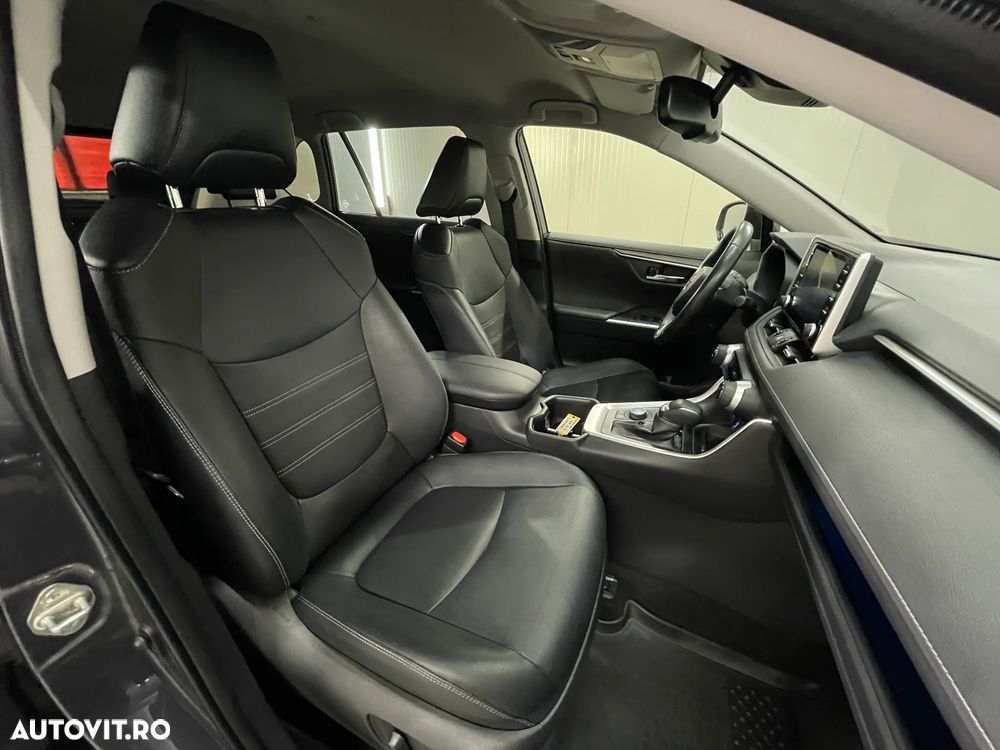 Toyota RAV4 2.0P CVT AWD Luxury - 11