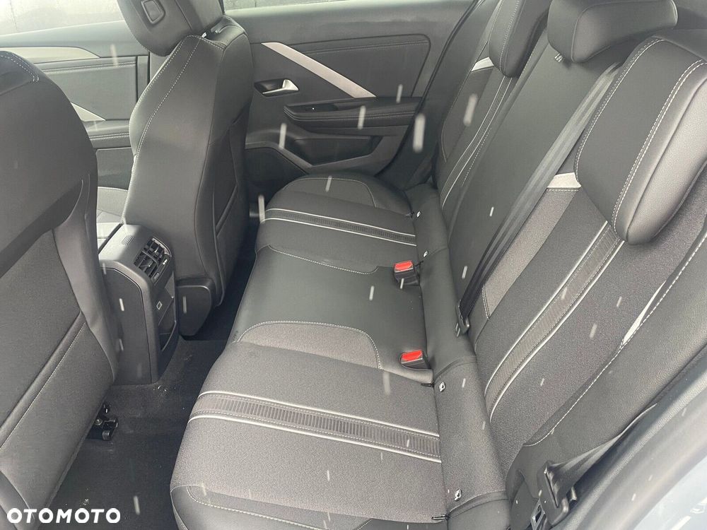 Opel Astra 1.2 T mHEV Ultimate S&S eDTC - 8