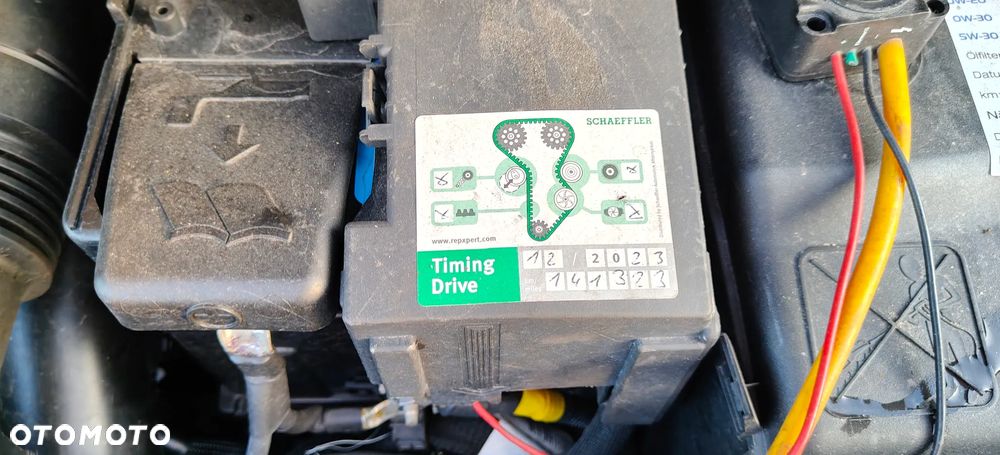 Peugeot 3008 ver-bluehdi-120-stop-start-eat6-active-business--paket - 28