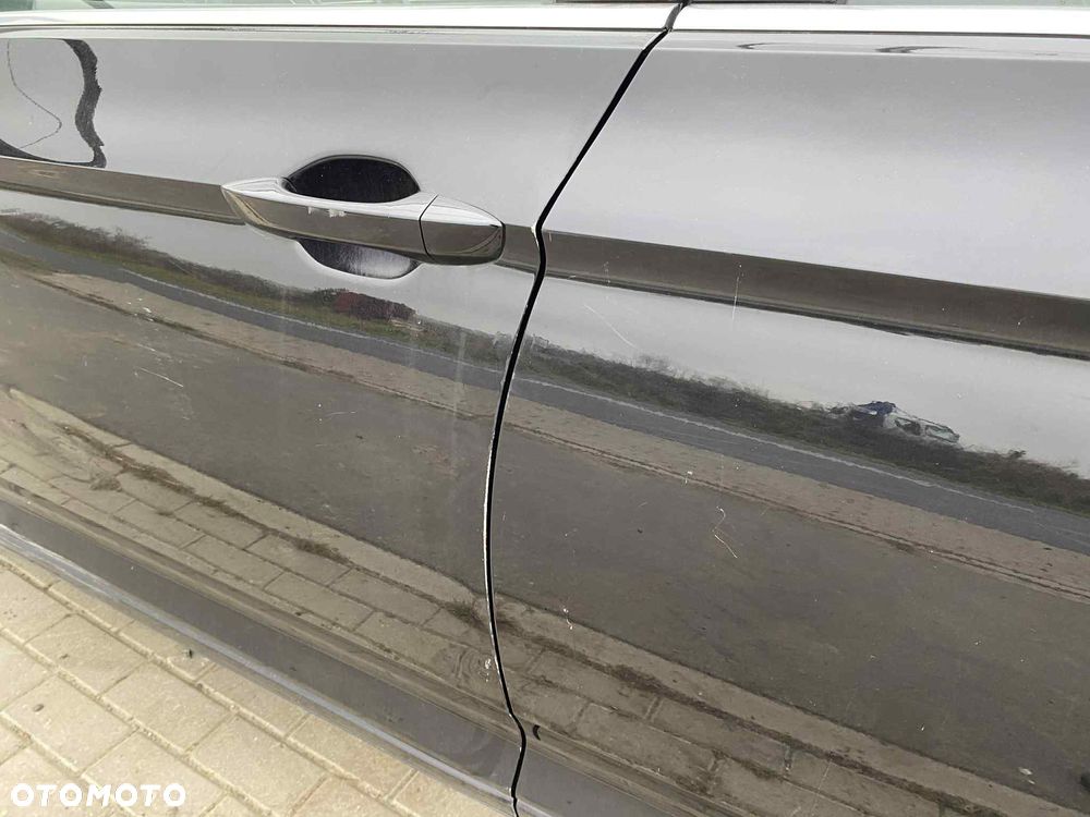 Volkswagen Passat Variant 1.6 TDI SCR DSG - 16