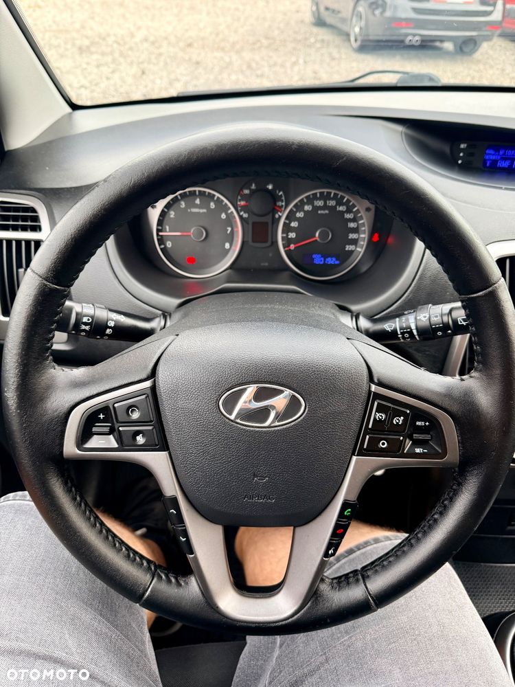 Hyundai i20 1.25 Comfort - 11
