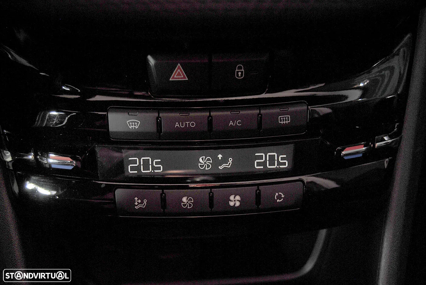 Peugeot 208 1.2 PureTech Allure - 24