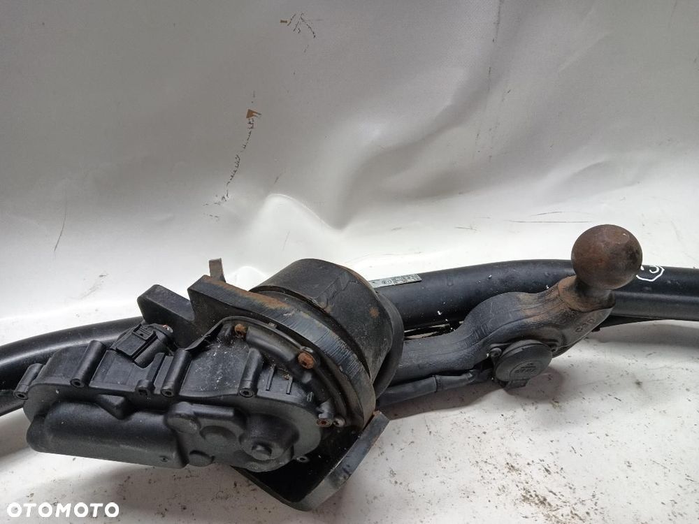 Hiro Używany Kompletne haki holownicze (belka + kula) - 650 PLN