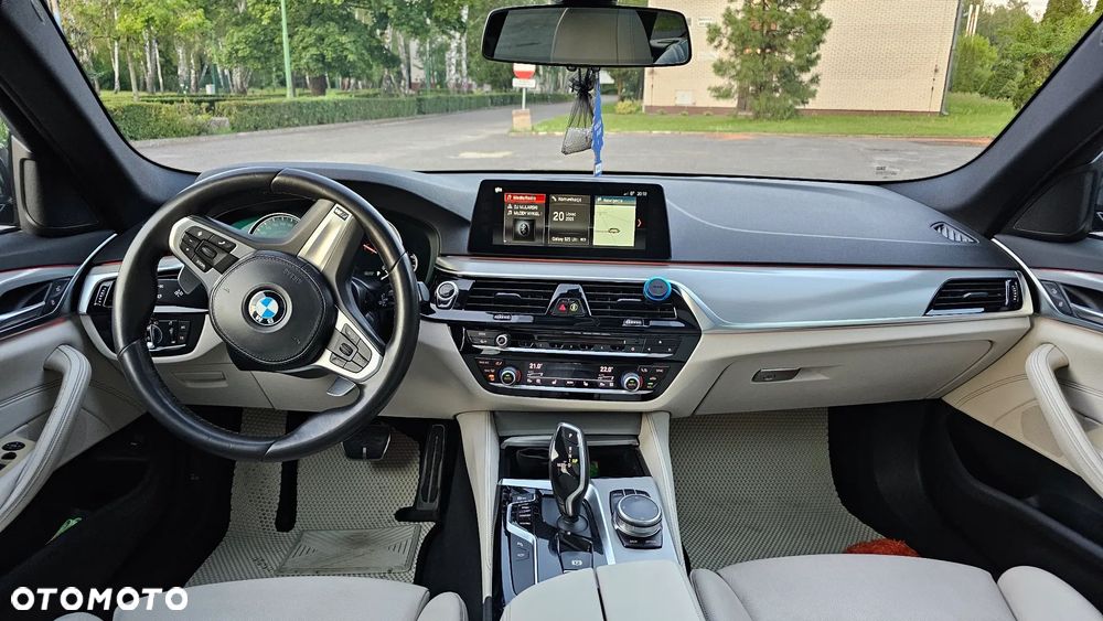 BMW Seria 5 520d xDrive - 7