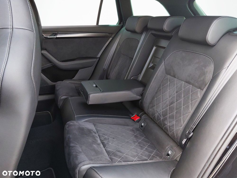 Skoda Superb 2.0 TDI SCR Sportline DSG - 11