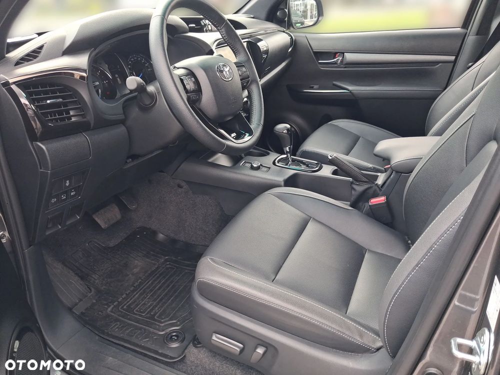 Toyota Hilux 2.8 D-4D mHEV Double Cab Invincible 4x4 - 24