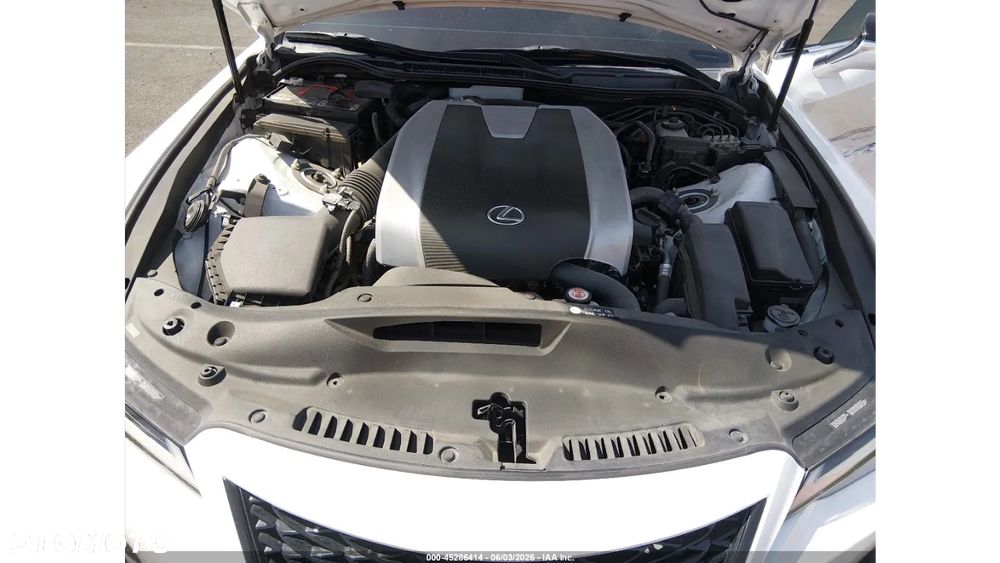 Lexus IS - 12