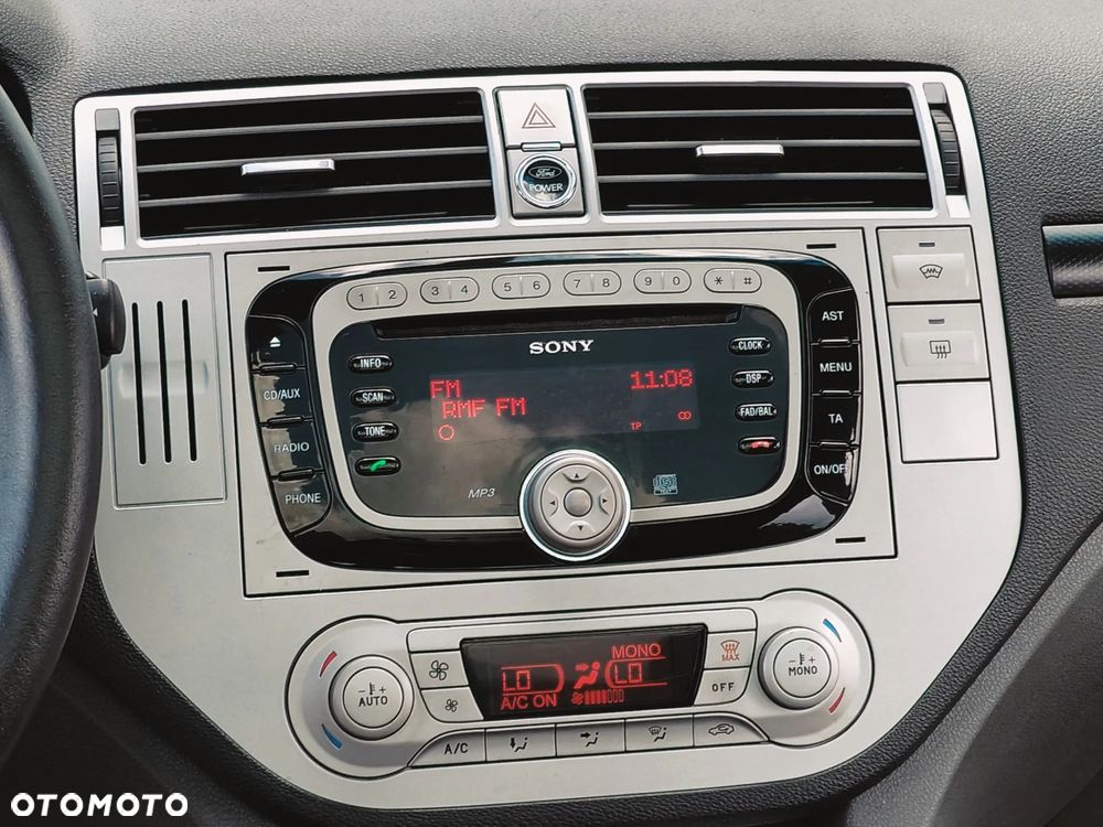 Ford Kuga 2.0 TDCi 2x4 Titanium - 30