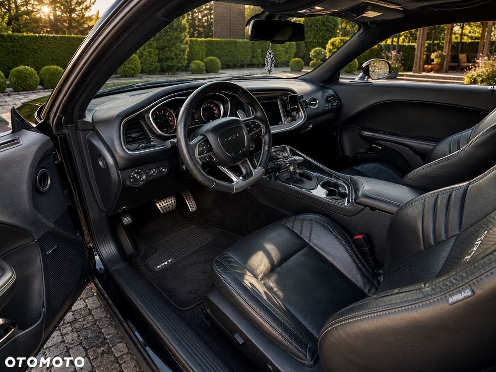 Dodge Challenger - 5