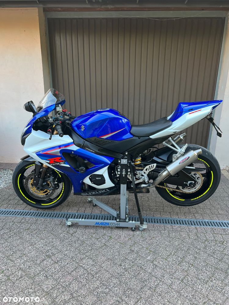 Suzuki GSX-R - 6