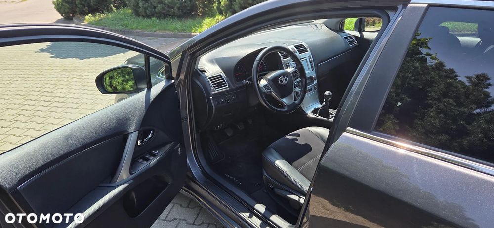 Toyota Avensis 1.8 Premium - 20