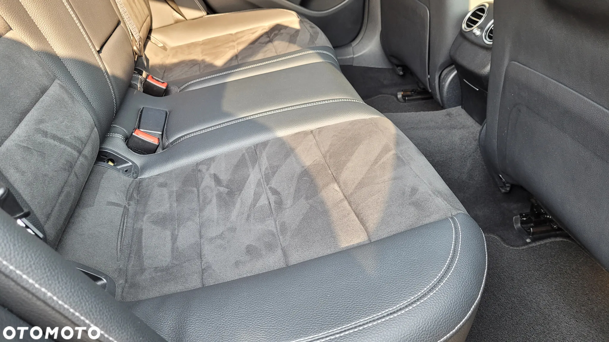 Mercedes-Benz Klasa E 220 d 4-Matic 9G-TRONIC - 12