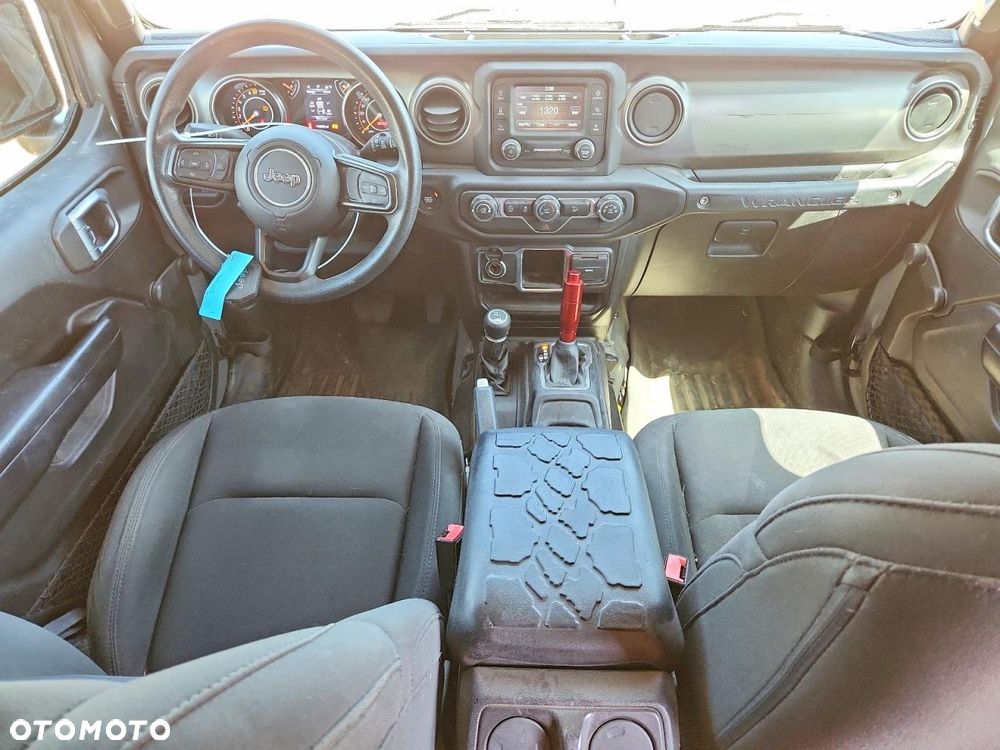 Jeep Wrangler - 9
