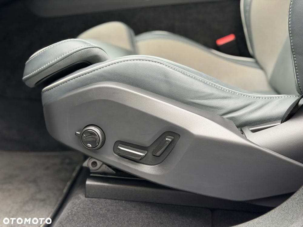 Volvo XC 60 B4 B R-Design - 15